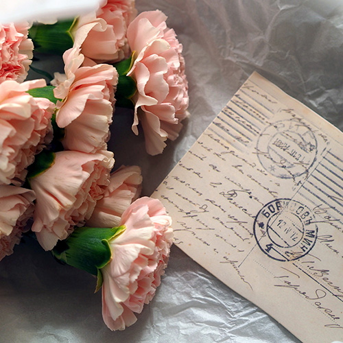 flowers with postcard.jfif