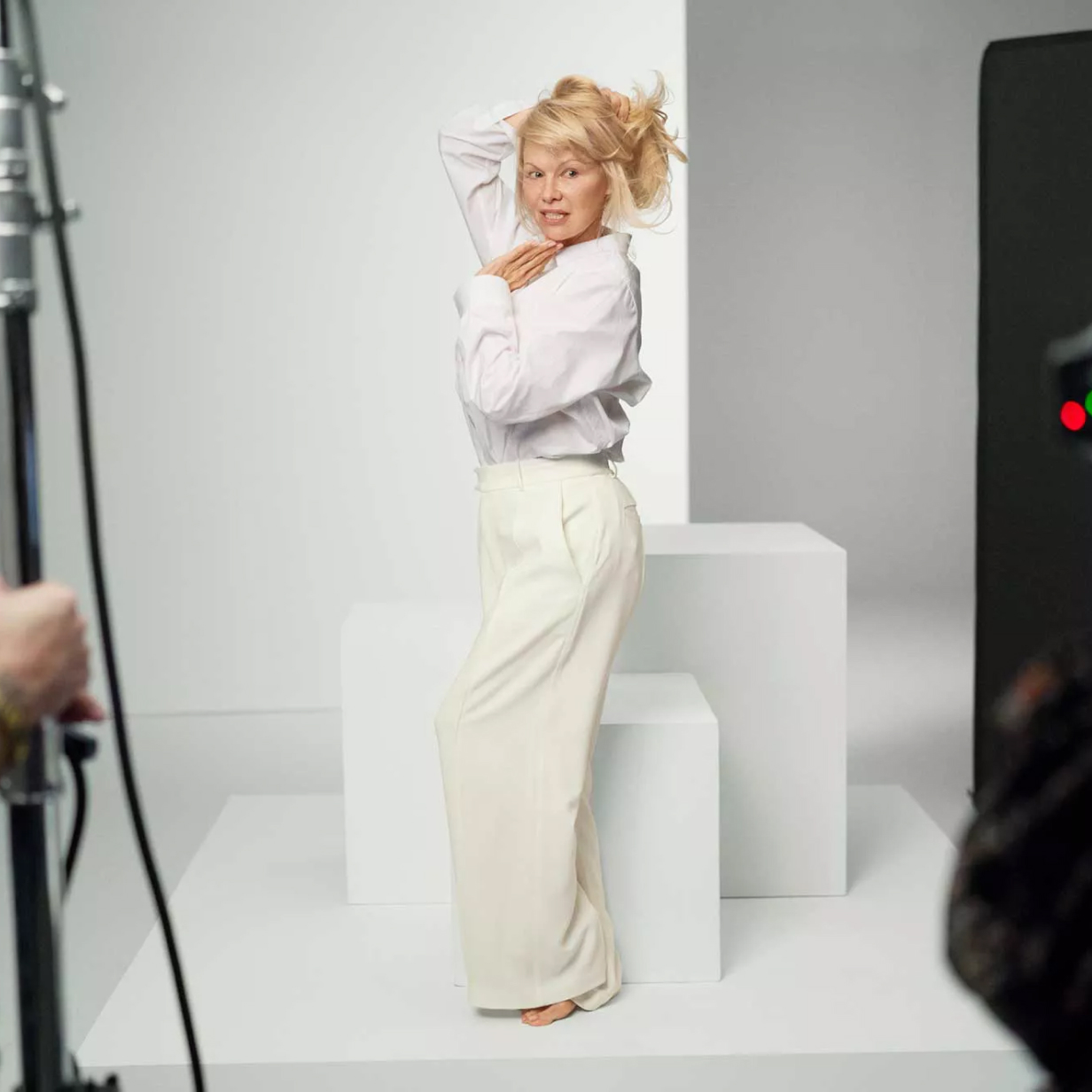 Biolage Pamela Anderson.jpg
