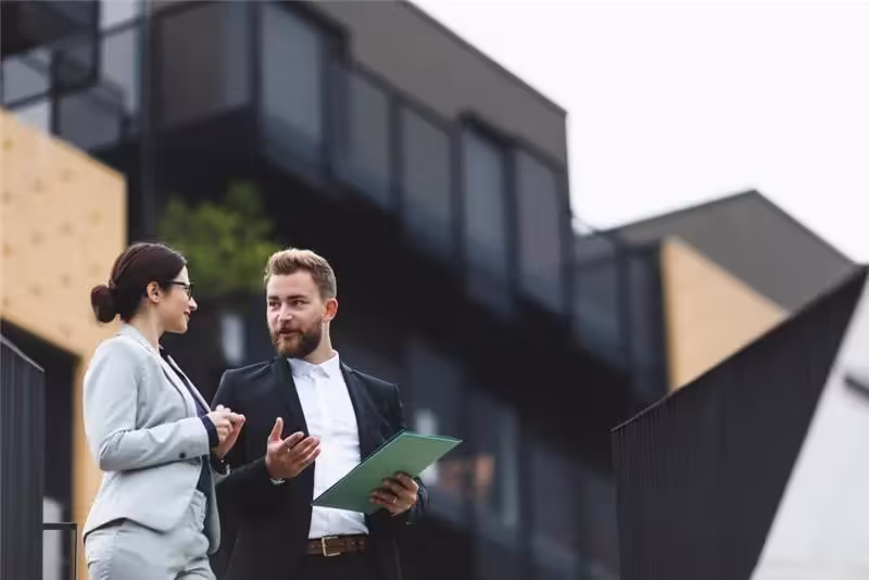 Real estate agents vs buyer's agents